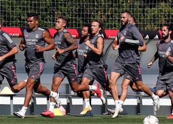 مهاجم ريال مدريد يعود للتدريبات بعد تمسكه بالبقاء وغياب أسينسيو