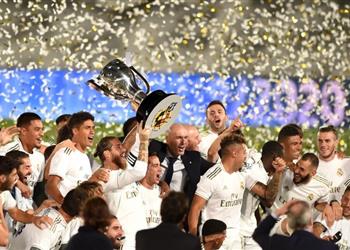 صورة لأول مرة شارة ذهبية على قميص ريال مدريد احتفالا بلقب الليجا