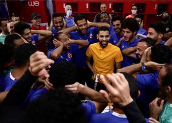 ننتظر عودتك لاعبو الأهلي يدعمون مؤمن زكريا خلال تكريمه