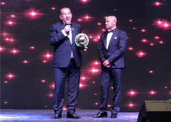 بطولات يكشف عرض كامل أبو علي لاستضافة انتخابات كاف في مصر