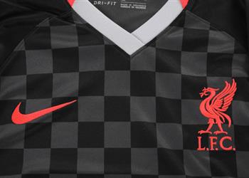 فيديو وصور ليفربول يعلن عن قميصه الثالث وتشامبرلين ي علق لا أستطيع الانتظار