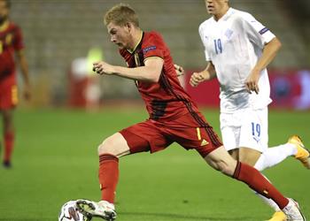 دي بروين ميسي مانشستر سيتي يملك فريق ا جيد ا