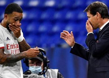 مدرب ليون يوضح هل قد م برشلونة عرض ا لضم ديباي