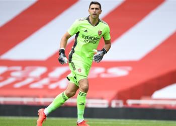 مواجهة فولهام تثير الشكوك حول مستقبل إيميليانو مارتينيز مع آرسنال