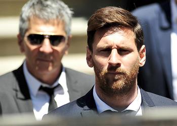 كريسبو ميسي بحاجة إلى محترف وليس لوالده كي يغادر برشلونة