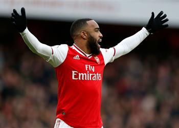 لاكازيت يحسمها مصمم على البقاء في آرسنال