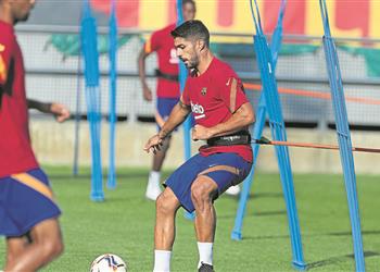 تمهيد ا للرحيل كومان يستبعد ثنائي برشلونة من قائمة مباراة ناستيك الودية