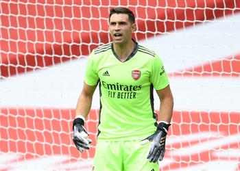 ذا صن أستون فيلا يحسم صفقة إيميليانو مارتينيز من آرسنال