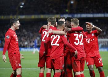 مدافع بايرن ميونخ يوضح حقيقة اهتمام باريس سان جيرمان