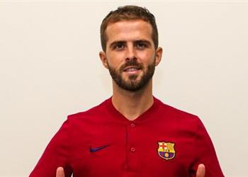 الكشف عن رقم قميص بيانيتش مع برشلونة