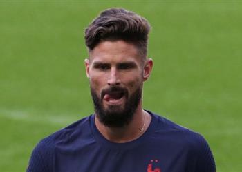 سكاي يوفنتوس يستهدف جيرو بعد تعقيد صفقة سواريز