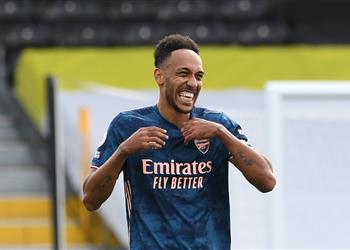 ذا صن أوباميانج أعلى لاعبي الدوري الإنجليزي أجر ا بعد تجديد عقده مع آرسنال