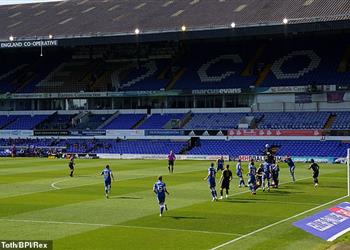 تطبيق إلكتروني يفتح الأبواب أمام الجماهير للعودة بسعة كاملة في الدوري الإنجليزي