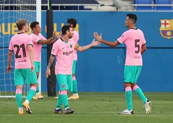 فيديو بقدمه اليمنى ميسي يسجل هدف ا رائع ا أمام جيرونا