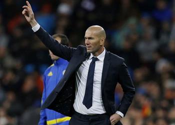 مهاجم ريال مدريد يطلب الرحيل رسمي ا