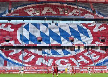 عمدة ميونخ يتراجع عن السماح للجماهير بحضور مباراة بايرن وشالكه وفليك يعلق