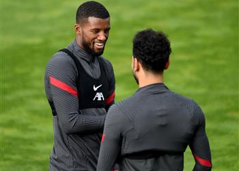 فاينالدوم يلمح لبقائه في ليفربول محمد صلاح جاء لي وقال