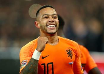 ليون يصدم برشلونة ويعرض ديباي على ناد إيطالي