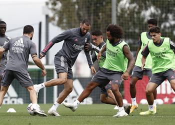 زيدان يتلقى نبأ سار ا في تدريبات ريال مدريد قبل مباراة سوسيداد