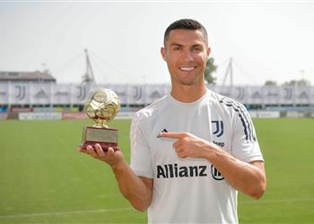 رونالدو يعلق على تتويجه بجائزة أفضل هداف دولي
