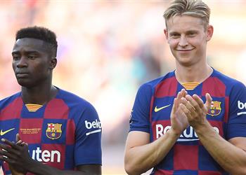 لاعب برشلونة يغادر استعداد ا للفحص الطبي مع فريقه الجديد