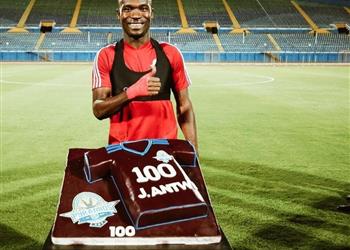 صور بيراميدز يحتفل بدخول أنطوي نادي المائة هدف