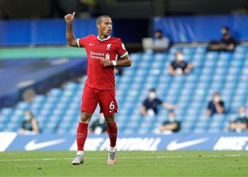 في مباراته الأولى مع ليفربول تياجو ألكانتارا يحقق رقم ا قياسي ا أمام تشيلسي