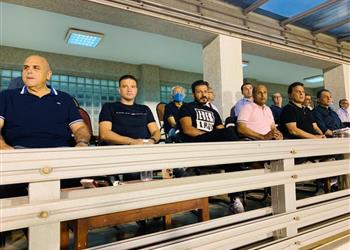البدري وجهاز منتخب مصر يتابعون مباراة المقاولون والاتحاد من الملعب