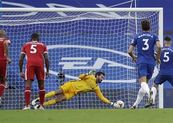 كلوب يكشف ما قاله لـ أليسون عن ضربات الجزاء قبل مباراة ليفربول وتشيلسي