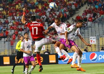 فيديو نهائي إفريقيا بن شرقي يباغت الأهلي بـ رأسية ويتعادل للوداد