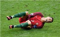 إصابة رونالدو كريستيانو يعاني من إلتواء الرباط الجانبي للركبة اليسرى من الدرجة الأولى وقد يغيب عن لقاء السوبر الأوروبي