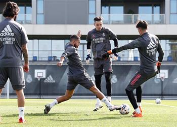 رباعي ريال مدريد يعود للتدريبات وماركا تكشف موقفهم من مباراة بيتيس