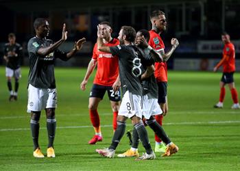 فيديو مانشستر يونايتد يفوز على لوتون تاون ويتأهل لدور الـ16 بكأس الرابطة