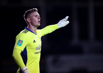 سولشاير تصدي هندرسون هذا عمله ومواجهة لوتون تاون اختبار جيد