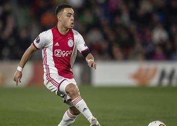 موندو ديبورتيفو برشلونة يقدم عرض ا رسمي ا لضم ديست