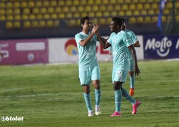 فيديو من وسط الملعب أجاي يسجل هدف الأهلي الثالث أمام نادي مصر