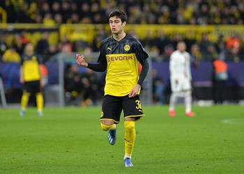 ليفربول يستهدف التعاقد مع موهبة بوروسيا دورتموند