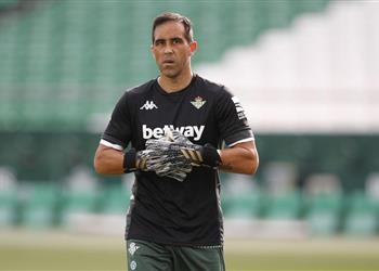 برافو في برشلونة ومانشستر سيتي يجب أن يكون حارس المرمى مدافع آخر