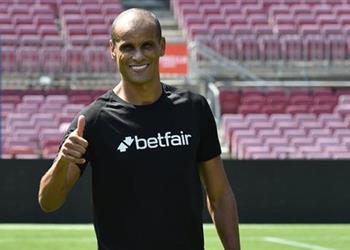 ريفالدو تمنيت بقاء سواريز وبرشلونة سيتعاقد مع مهاجم جديد هذا الصيف