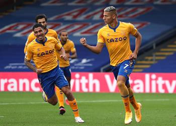 فيديو إيفرتون يعتلي صدارة البريميرليج مؤقت ا بانتصار تاريخي على كريستال بالاس