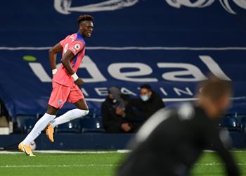 أبراهام يكشف ما قاله لامبارد بعد تأخر تشيلسي بثلاثية أمام وست بروميتش