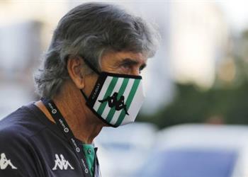 بيليجريني ي علق على احتمالية إيقافه بسبب انتقاد التحكيم أمام ريال مدريد