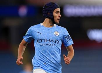 ESPN برشلونة يستعد لمحاولة أخيرة من أجل ضم مدافع مانشستر سيتي