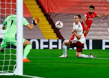 فيديو ليفربول يكرم وفادة آرسنال بالثلاثة في حضور محمد صلاح والنني