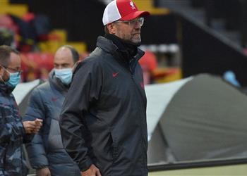 كلوب يسخر من قانون لمسة اليد علينا قطع أذرع اللاعبين