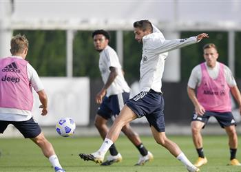 يوفنتوس يستعيد خدمات لاعبه قبل موقعة نابولي في الدوري الإيطالي