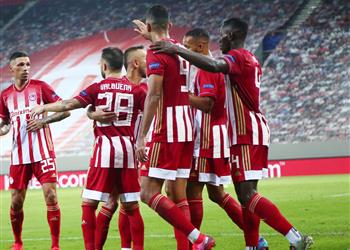 تحت أنظار كوكا أولمبياكوس يتأهل لدور المجموعات بدوري أبطال أوروبا