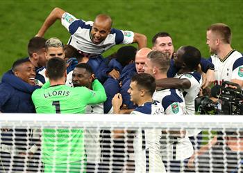 فيديو ركلات الترجيح تمنح توتنهام التأهل لربع نهائي كأس الرابطة على حساب تشيلسي