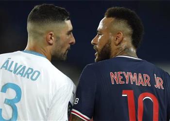 مصيران ينتظران نيمار وألفارو جونزاليس بعد اتهامهما بالعنصرية