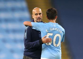 جوارديولا إريك جارسيا يريد مغادرة مانشستر سيتي إلى برشلونة